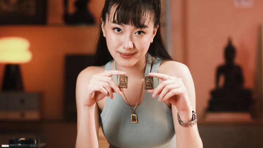 Buôn Thần Bán Thánh